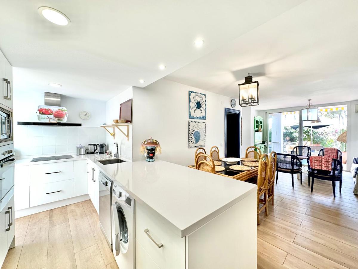 Family Home Near The Beach - Eaw Homes Μαρμπέλλα Εξωτερικό φωτογραφία