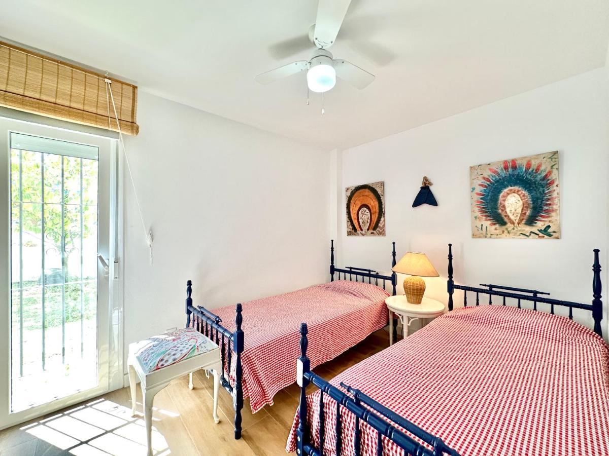 Family Home Near The Beach - Eaw Homes Μαρμπέλλα Εξωτερικό φωτογραφία